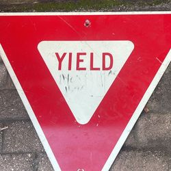 Yield Sign Wall Yard Table Top Vintage Traffic Sign 