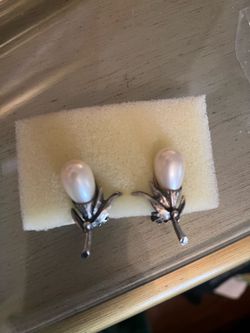Vintage Crown Silver Tone Brushed & Shiny Faux Pearl  Clip Earrings