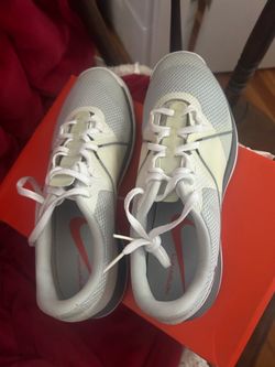 NEW Women’s Nike Golf Shoes