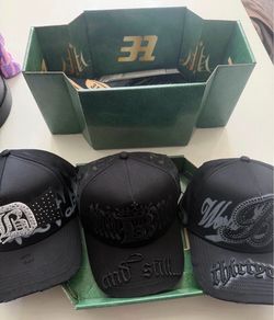 31 Hats  x Benavidez set