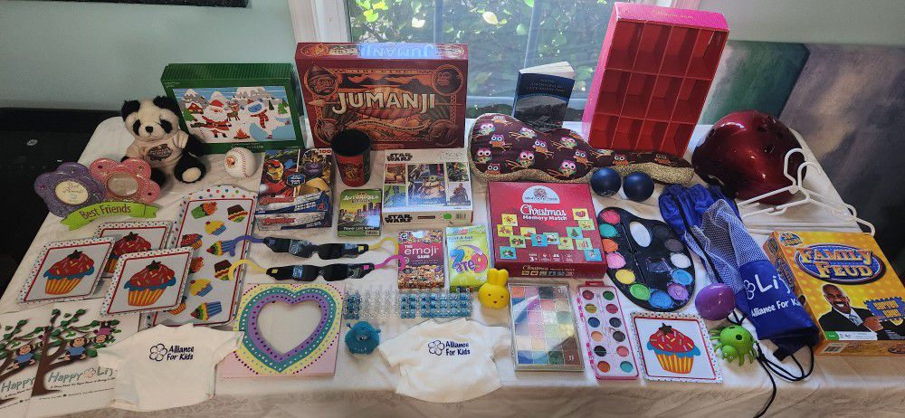 LOTS OF KIDS STUFF (games, puzzles, arts & crafts, bike helmet, and much more!)