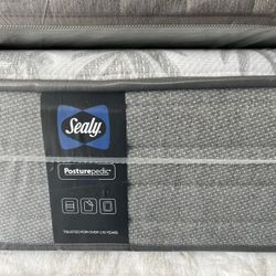 Queen Size Sealy Mattress Medium Plush 