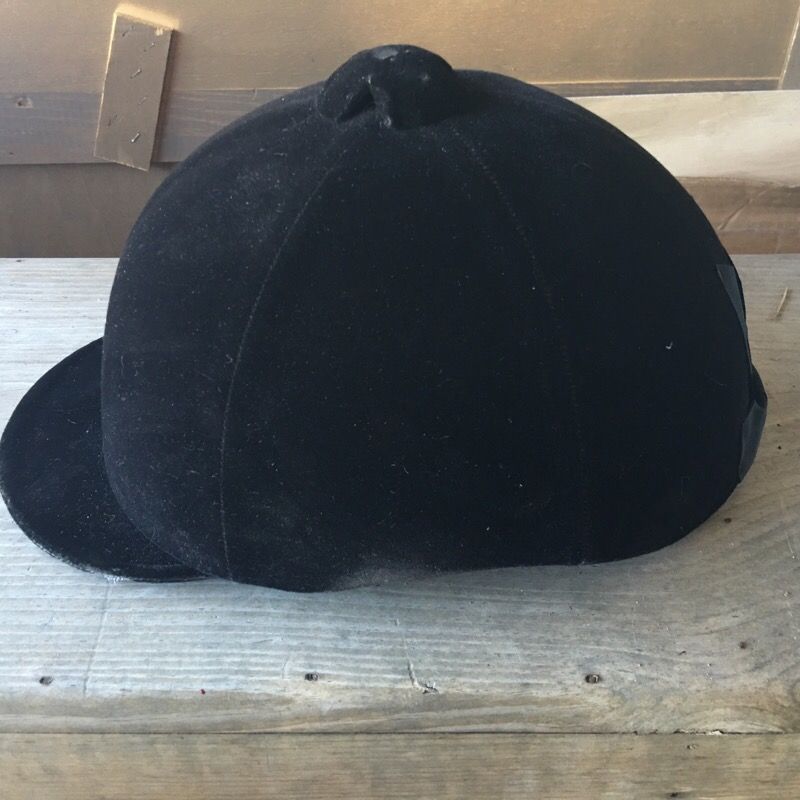 Equestrian riding helmet
