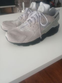 Nike Air Huarache..Run SE.Matte Silver..Suede
