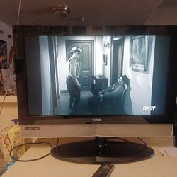 VIZIO HDMI HDTV -- 37 inches. WITH WALL MOUNT  - $85 FIRM PRICE 