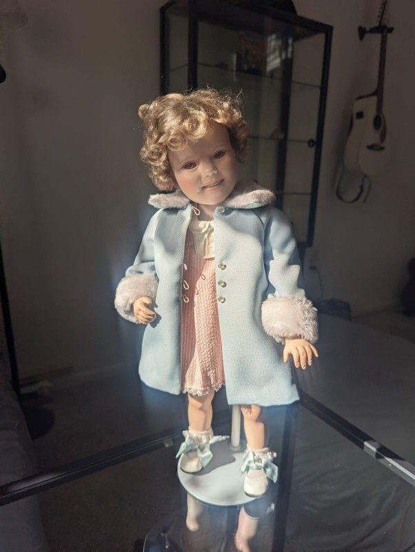 Shirley Temple "Sunday Best" porcelain doll by Elke Hutchens. Danbury Mint.