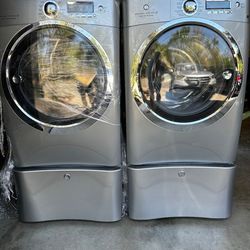 Electrolux Washer-And-Dryer-Set.