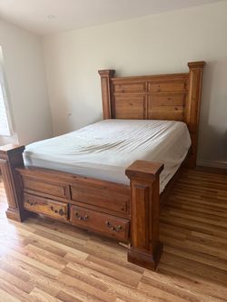Queen bed, dresser and side table
