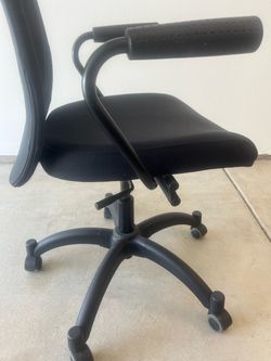 Black Mesh Adjustable chair with Armrests