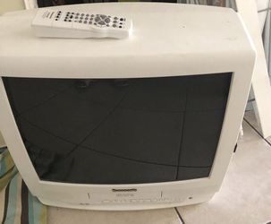 PANASONIC TV , RADIO , AND TAPE WITH REMOTE WORK EXCELLENT CONDITION