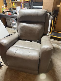 Recliner - Massage Chair