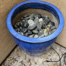 Ceramic Pot With Water Pump Feature. 