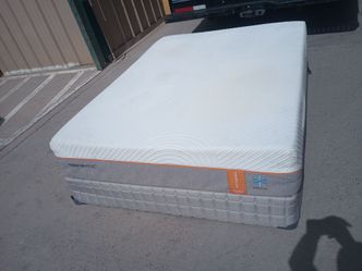 Queen tempurpedic memory foam mattress and box spring