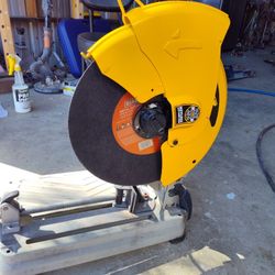 14" DeWalt 15 Amp Chopsaw + New Blade