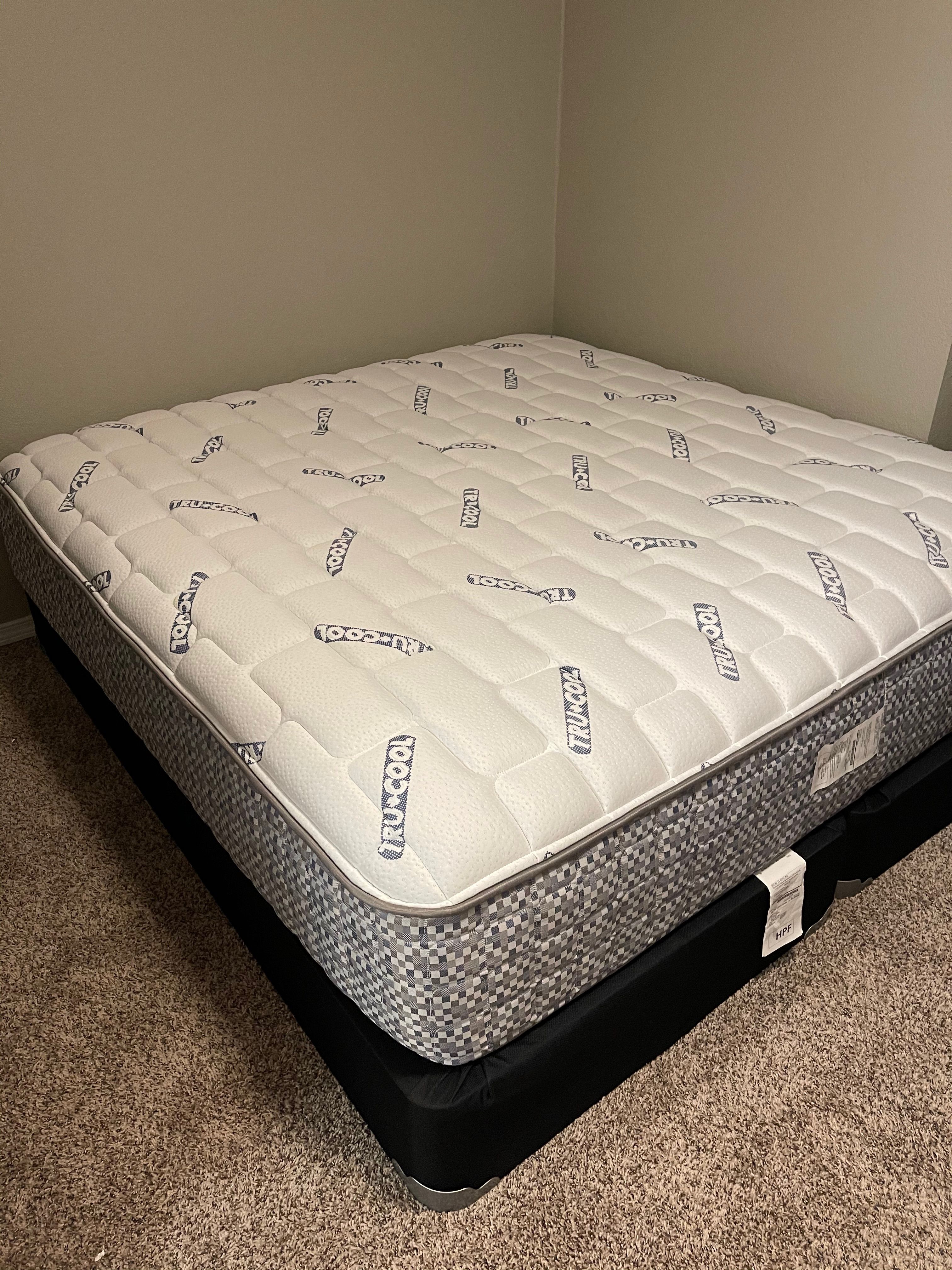 Clearance on New Mattresses! 👀