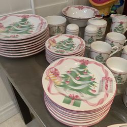 coquette x-mas dinnerware set! 🤍
