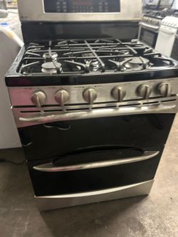 GE Gas Stove W/ Convention Oven  And Double Oven