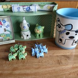 Adorable Cat And Dog Bathroom Decor