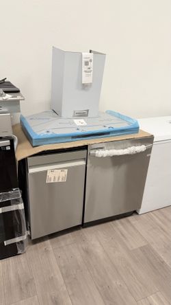REGULAR AND SMALL STAINLESS STEEL NEW OPEN BOX DISHWASHERS