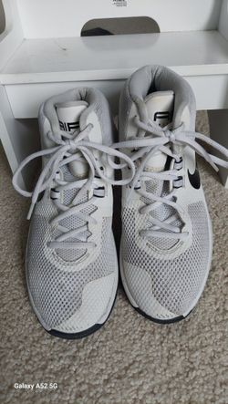 NIKE "AIR PRECISION" SIZE 8, worn twice!