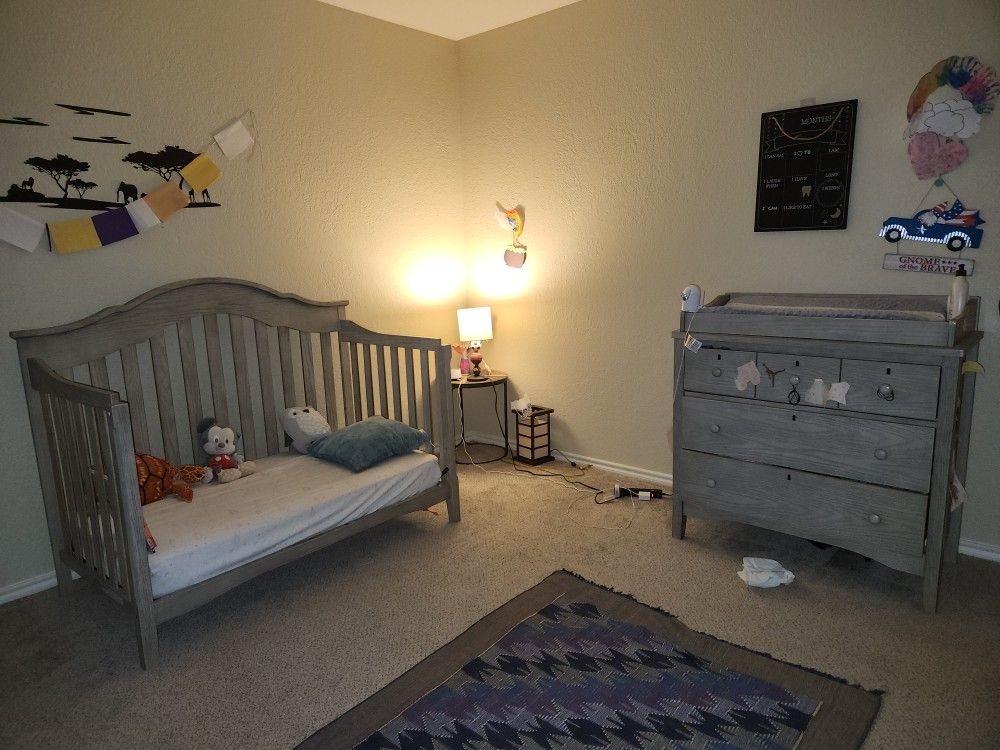 Crib Bed With Dresser (With Changing Table)