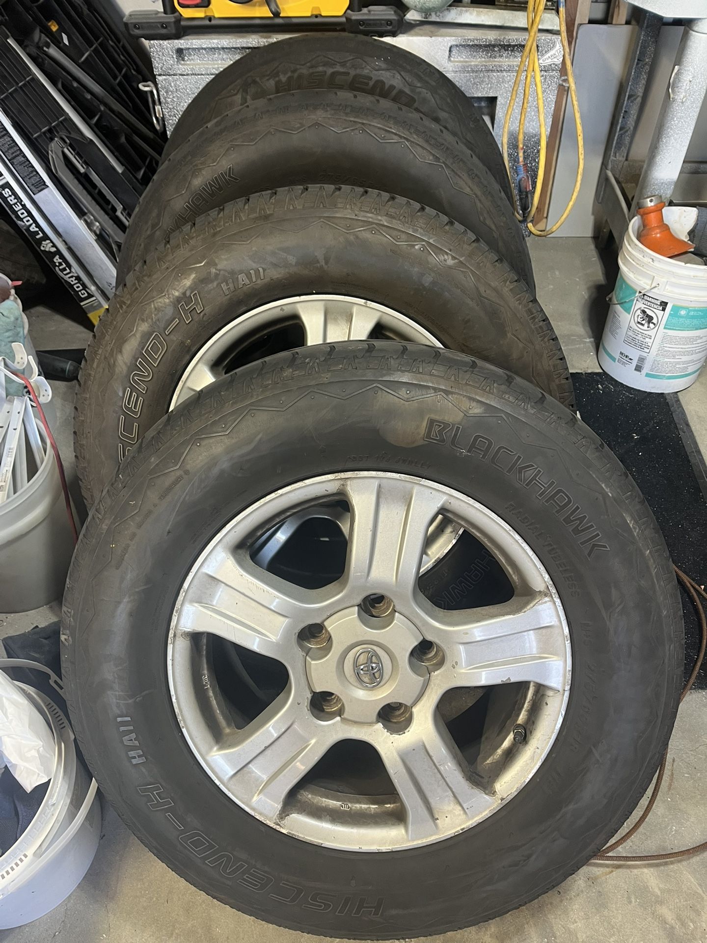 2nd Gen Oem Toyota Tundra Wheels and tires