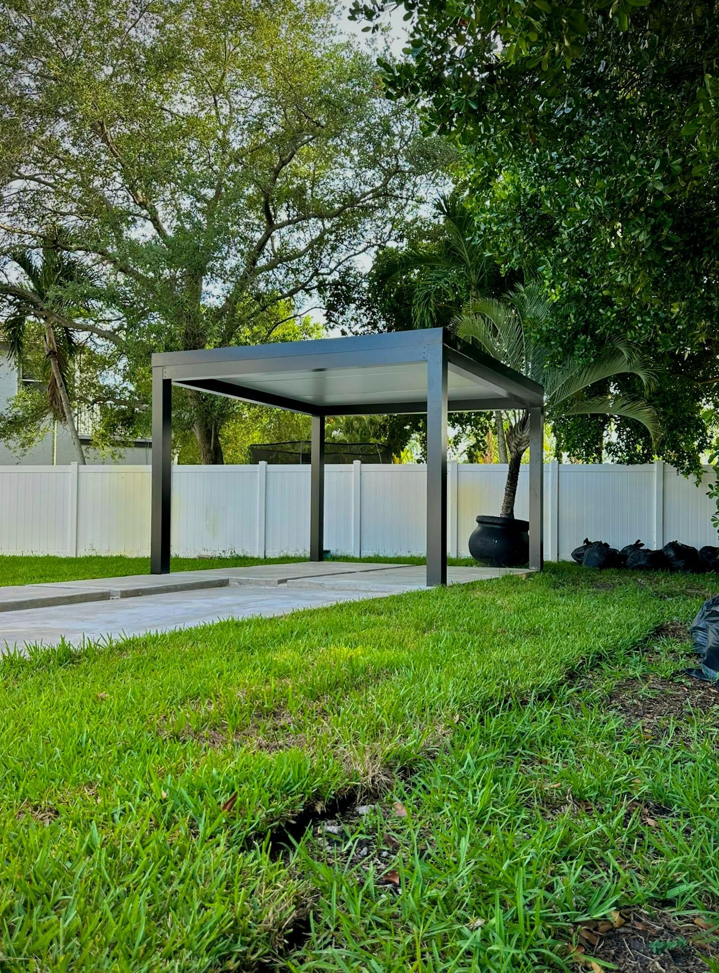 Custom Pergolas, Patio Covers, Decks, Screen Enclosures