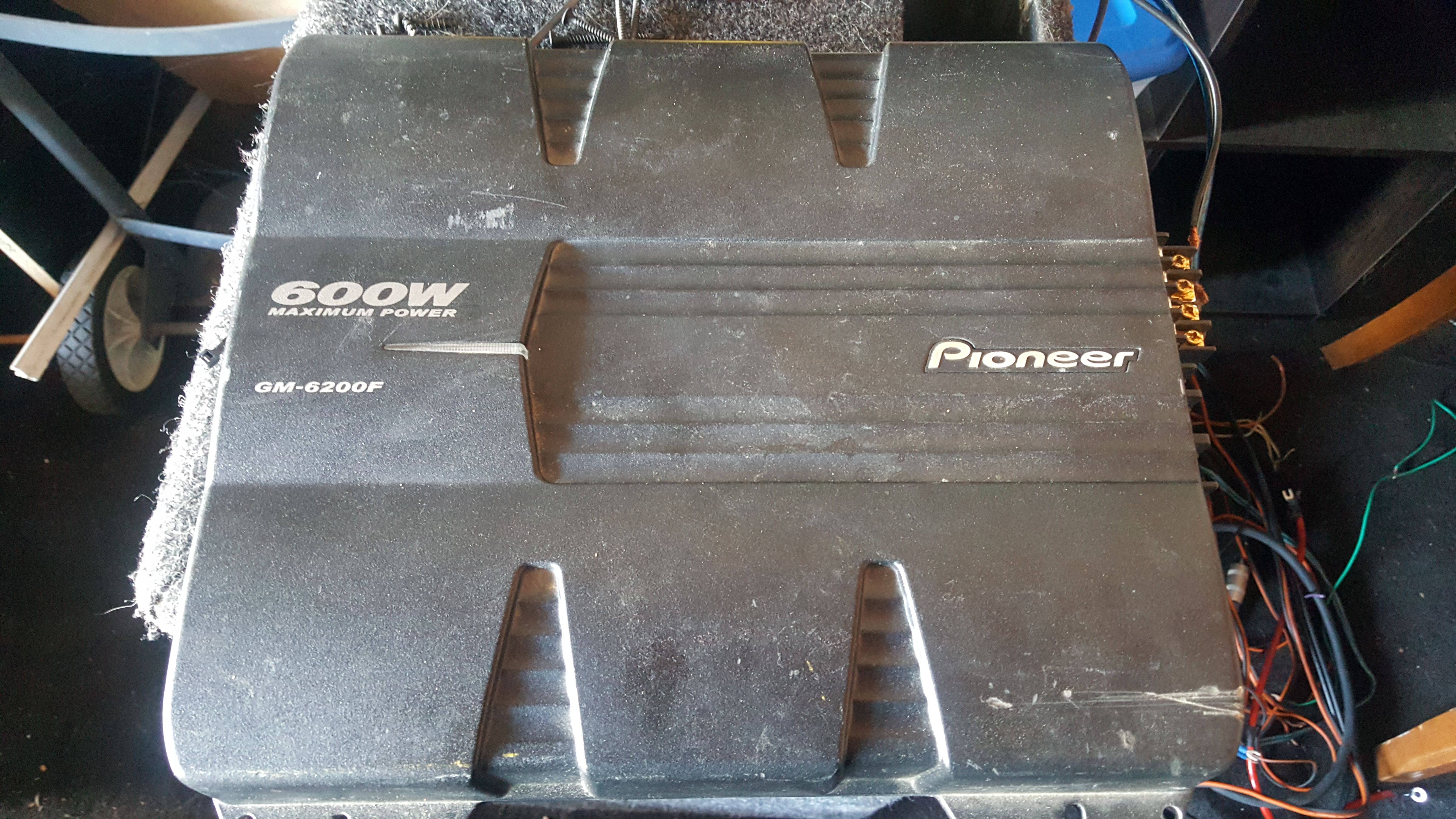 PIONEER GM-6200F 4-CHANNEL AMP 600 WATTS MAX