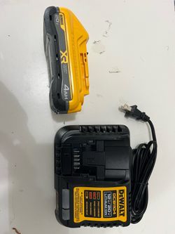 20V MAX XR Power-Pack Lithium-Ion Starter Kit with 4. 0Ah Battery and Charger