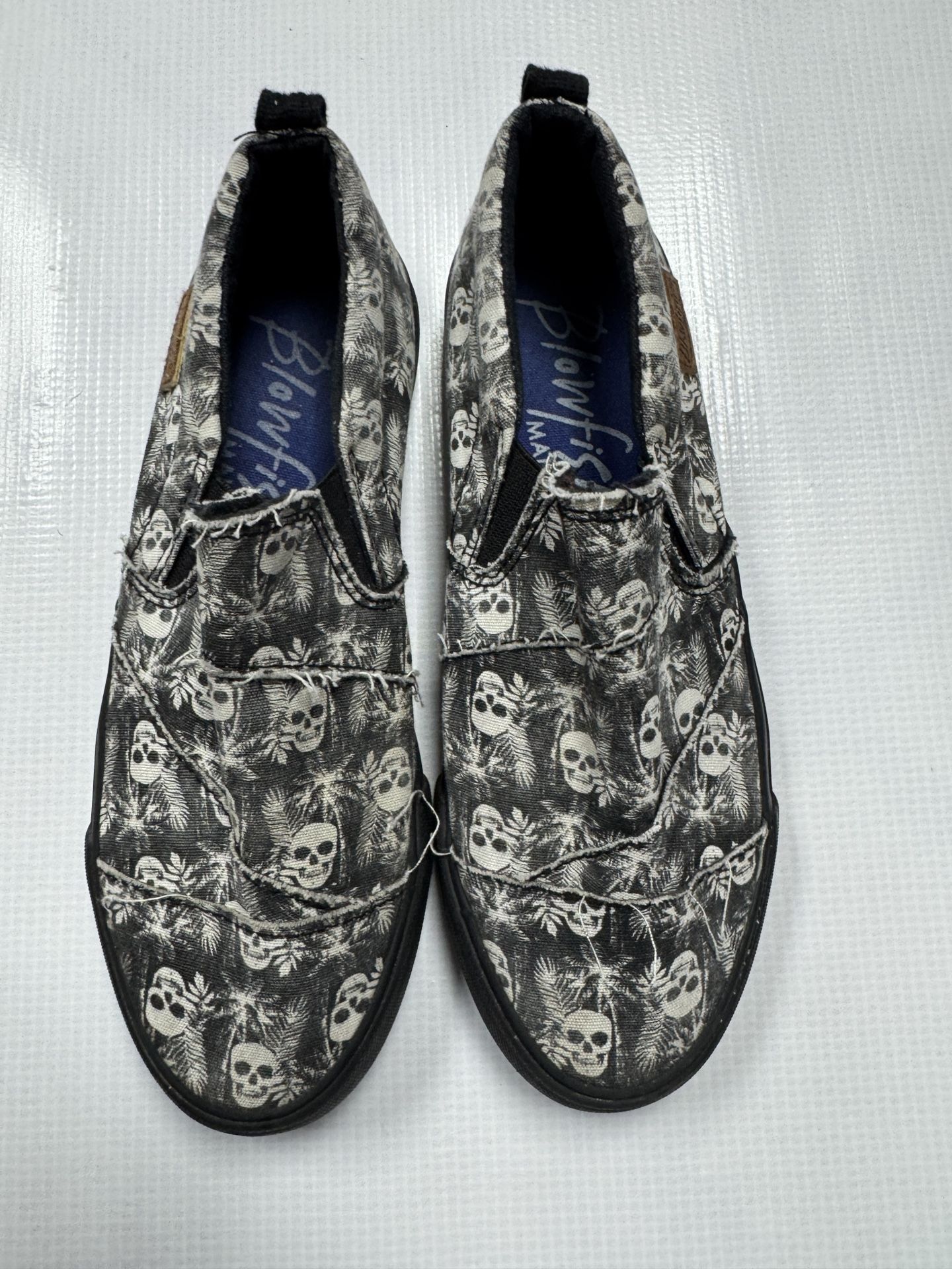 Blowfish Skull Shoes Bolts 4.5-5 Slip On