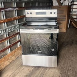 Brand New Electric Stove Whirpool 