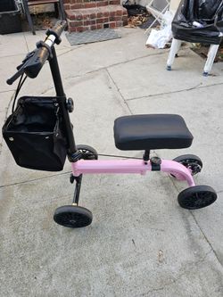 KNEE SCOOTER