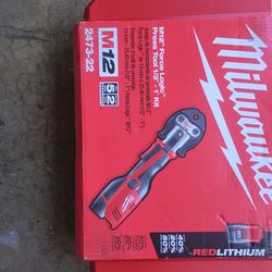 Brand New Milwaukee M12 Force Logic Press Tool Half Inch And 1 In Kit