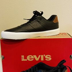 Brand New -Never Worn-Selling below purchased price-Levi's Men's Munro Faux-Leather Retro Low Top Sneakers ~$50