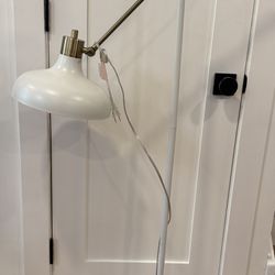 White Adjustable Reading Floor Lamp / Task
