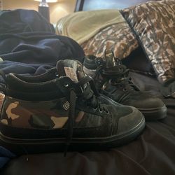ASTM  5.11 shoes