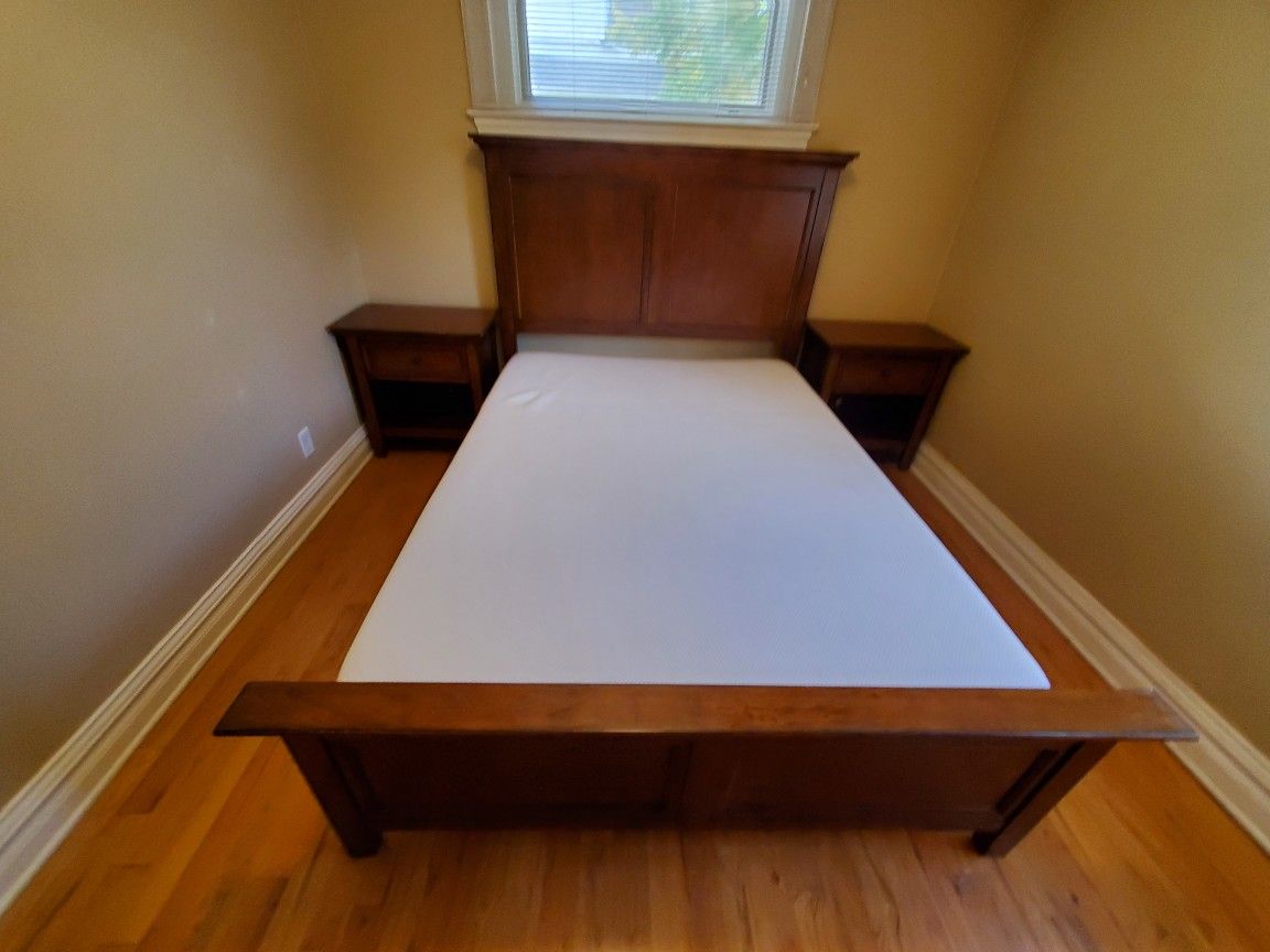 Bedroom Set: Queen Bedframe, Mattress, 2 Nightstands