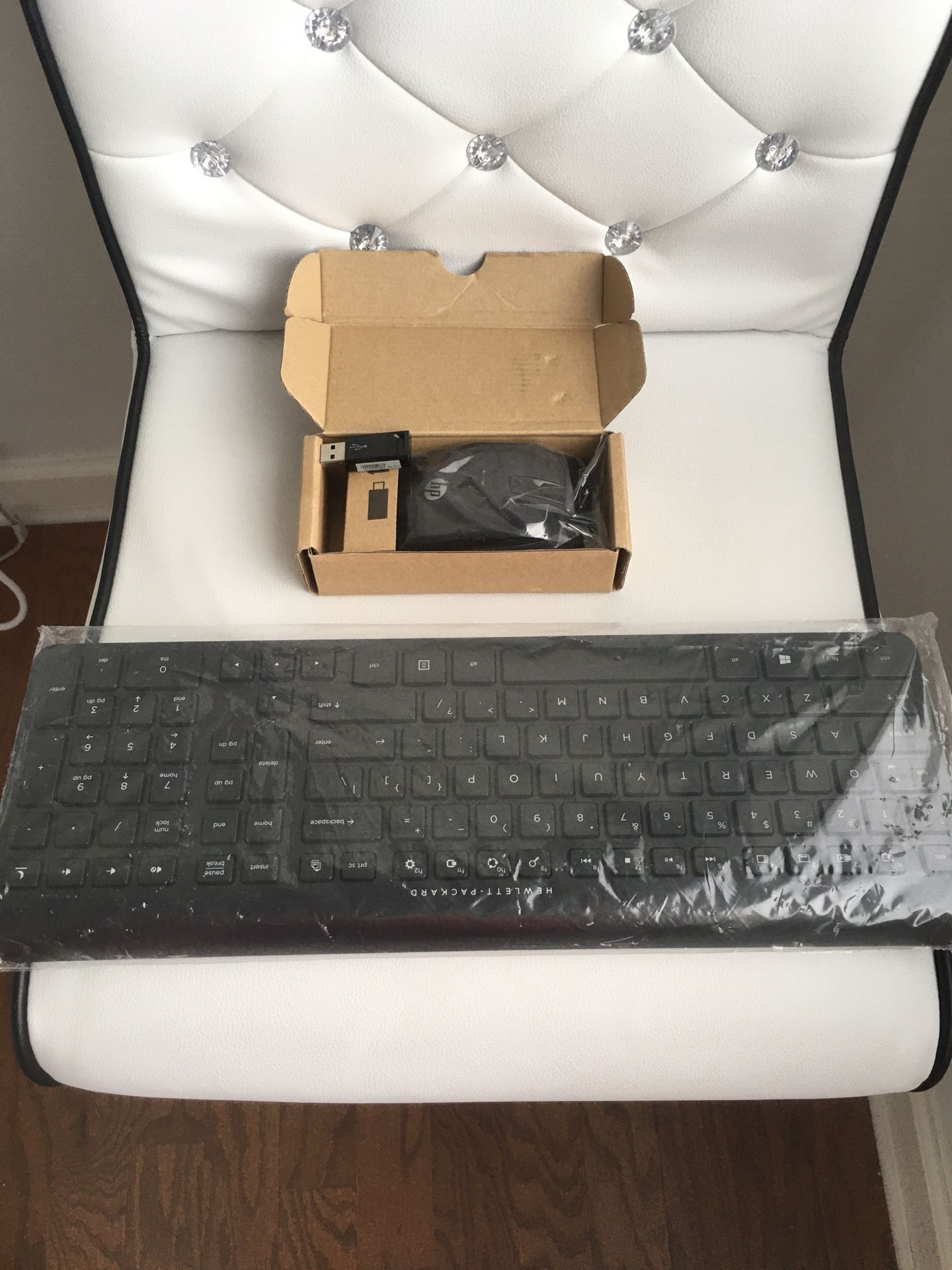 WIRELESS HP COMBO KEYBOARD AND MOUSSE