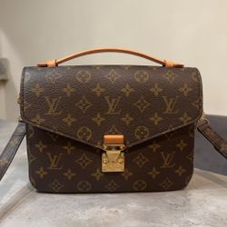 Louis Vuitton Pochette Métis 