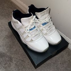 Men’s Jordan 11’s Low 