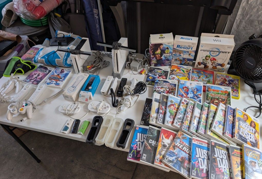 2-Nintendo Wii Bundle Deal ((SOLD AS A BUNDLE)) NOT SOLD SEPARATELY