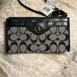 Coach Zippy Wallet