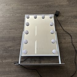 FENCHILIN Lighted Makeup Mirror Vanity