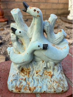 Vintage Cast Iron Three Geese Doorstop or For your Garden