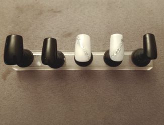 black and silver press on nails