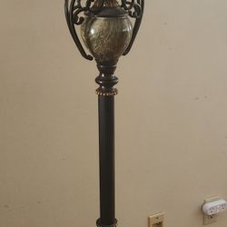 Standing lamp.