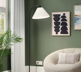 Brand New Room Essentials Downbridge Pleated Floor Lamp Black Modern Empire Shade