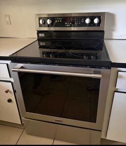 Stove . Perfect Condition. Price Including Delivery 