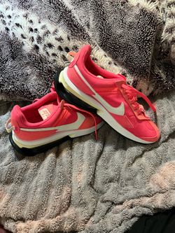 Women’s Nike size 9