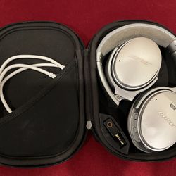 BOSE Quite Comfort Bluetooth Wireless Noise Cancellation Headphones ( Very Good Condition)